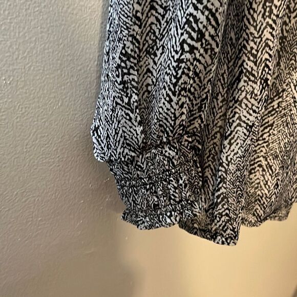 Daily Thread NWT Women’s SIZE 2X Long Sleeved Dress Shirt - Picture 3 of 3